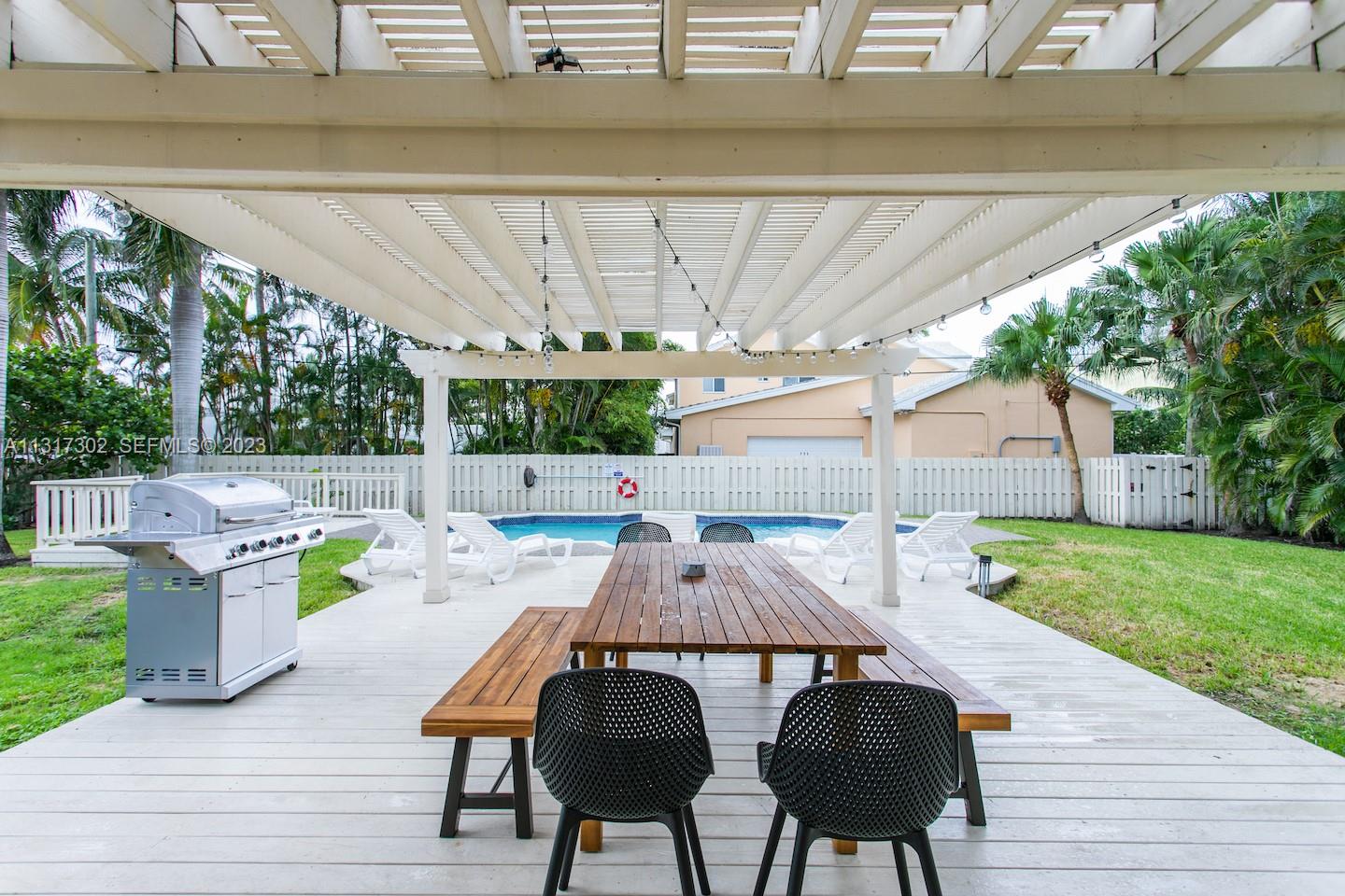 714 Harrison Street Hollywood, FL 33019 - Photo 6 of 34