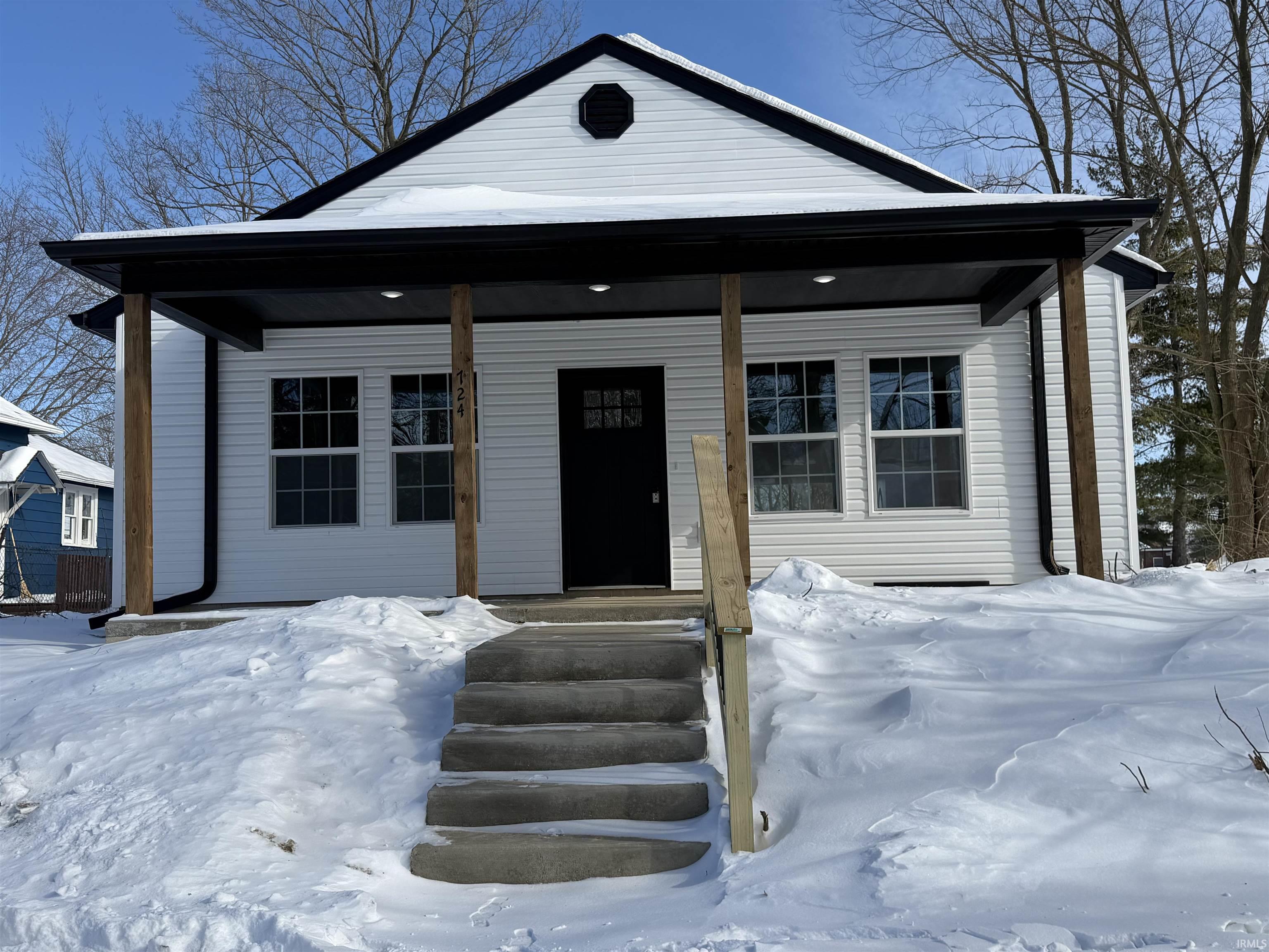 724 South Apperson Way Kokomo, IN 46901 - Photo 2 of 21
