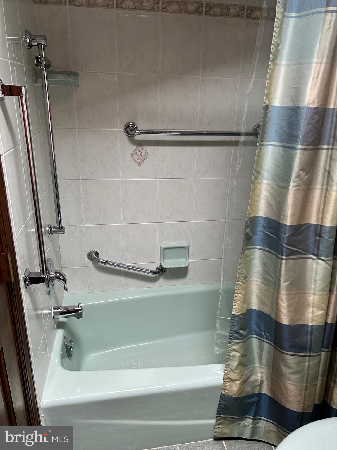 121 Berry Road Andreas, PA 18211 - Photo 28 of 31 Bathroom