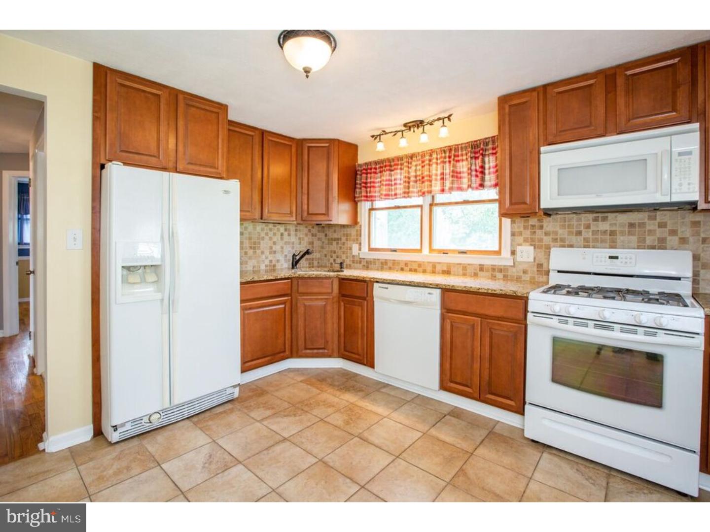 2 Alpha Road Hamilton, NJ 08610 - Photo 4 of 25