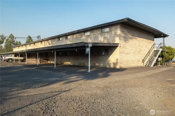 a view of a house with a garage