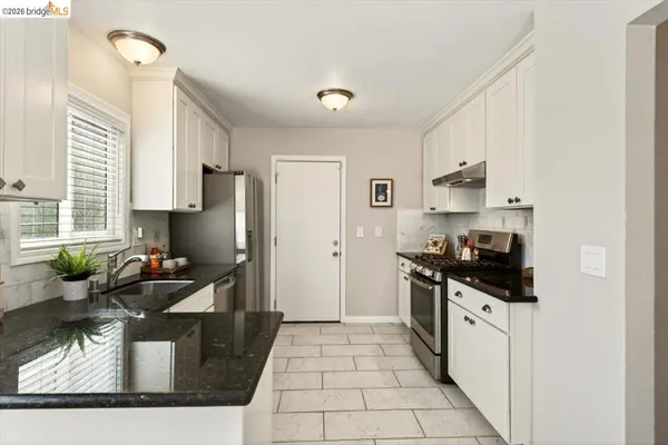 $585,000 | 116 South 19th Street, Richmond, CA 94804