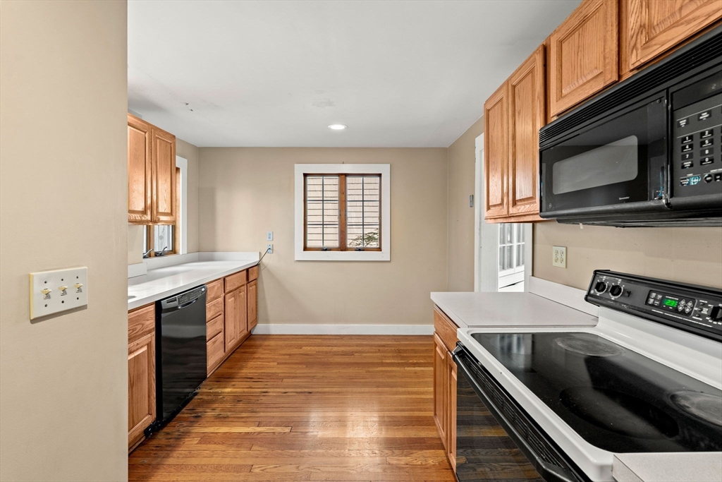60 Linden Road Melrose, MA 02176 - Photo 10 of 40