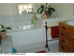 1625 Ammons Branch Road Marshall, NC 28753 - Photo 4 of 9 Gallery Image 4