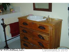 1625 Ammons Branch Road Marshall, NC 28753 - Photo 5 of 9 Gallery Image 5