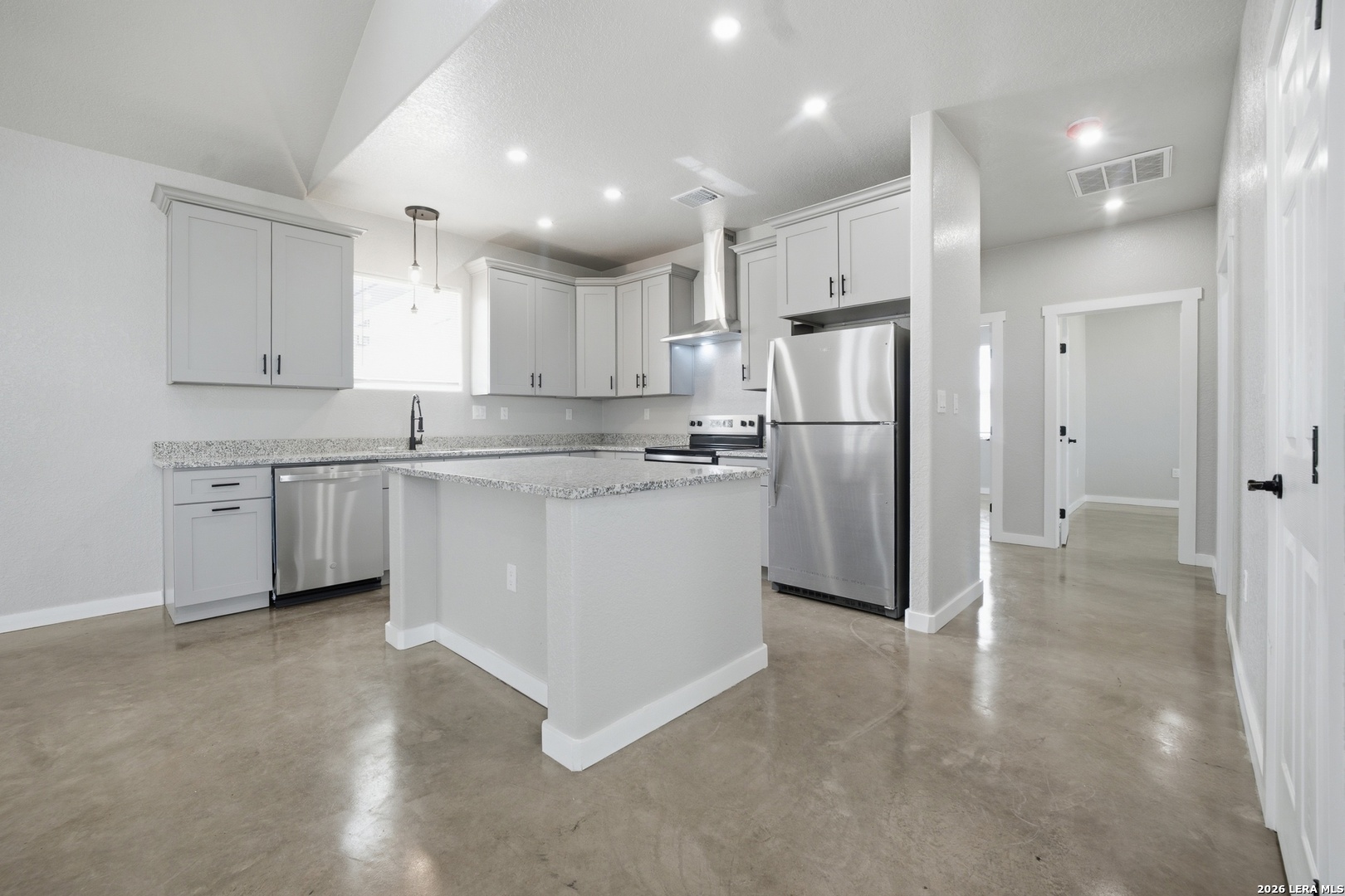 157 Sylas Hayes Loop Pleasanton, TX 78064 - Photo 11 of 32