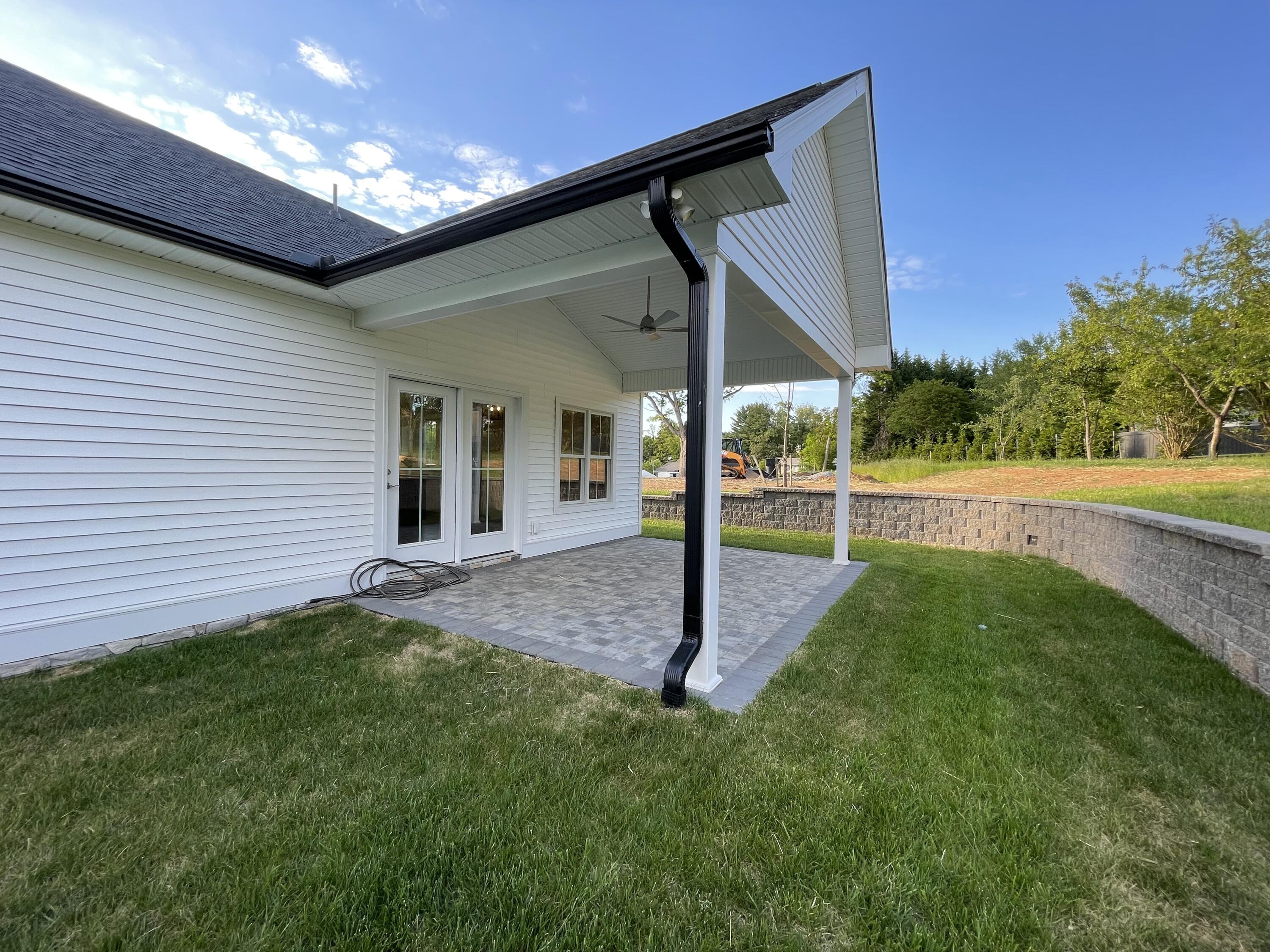 1675 Mountain View Road Vinton, VA 24179 - Photo 27 of 31 a view of a house with backyard and porch