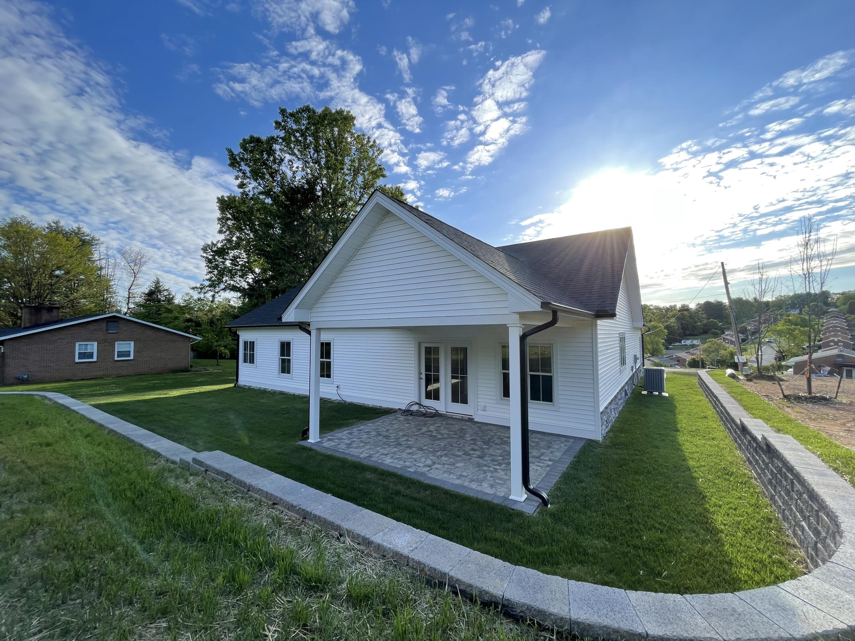 1675 Mountain View Road Vinton, VA 24179 - Photo 31 of 31 a view of a house with a backyard
