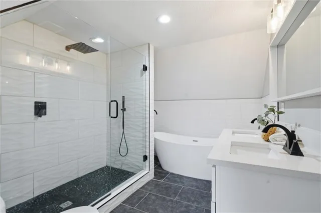 $365,000 | 7945 Madison Avenue, Kansas City, MO 64114