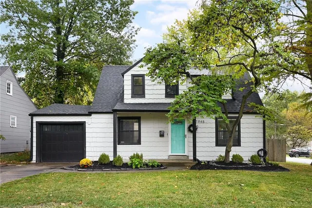 $365,000 | 7945 Madison Avenue, Kansas City, MO 64114