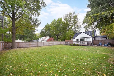 $365,000 | 7945 Madison Avenue, Kansas City, MO 64114