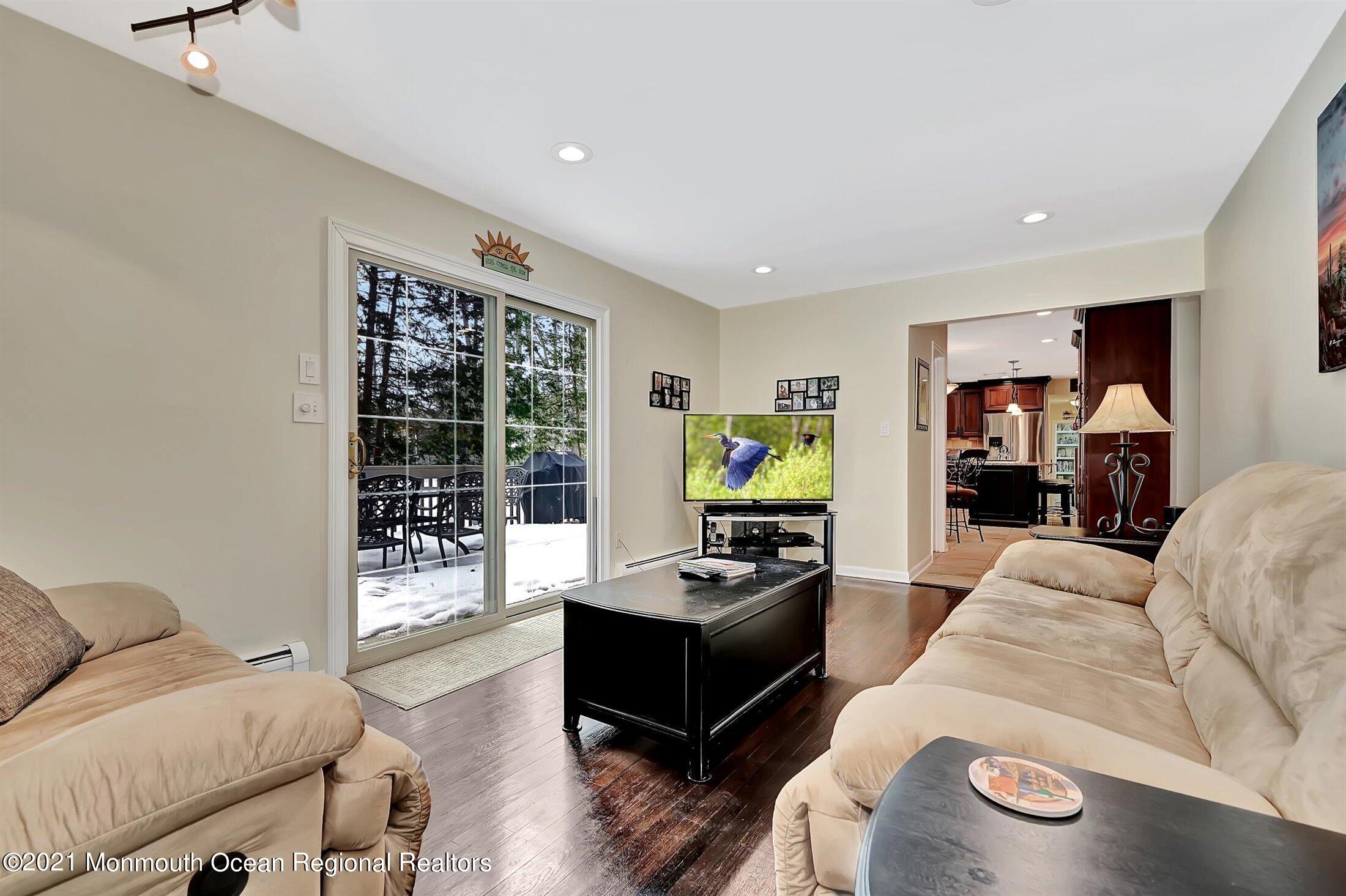9 Grant Road Manalapan, NJ 07726 - Photo 15 of 33 15-Family
