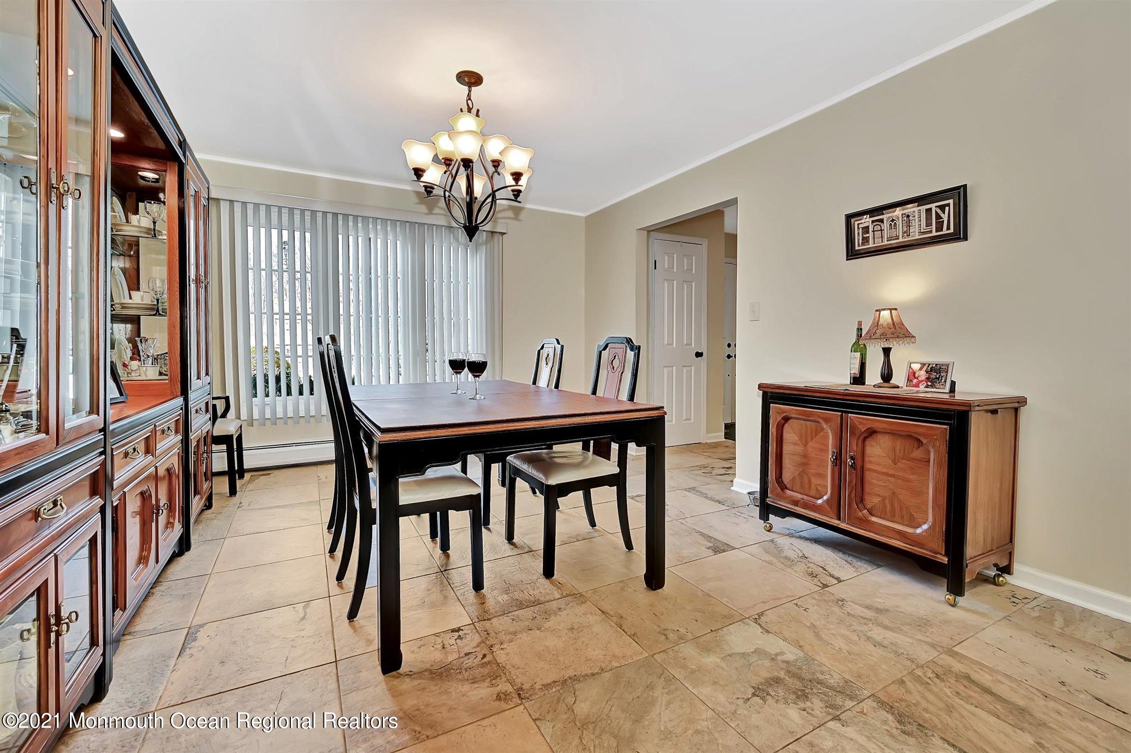 9 Grant Road Manalapan, NJ 07726 - Photo 7 of 33 07-Dining