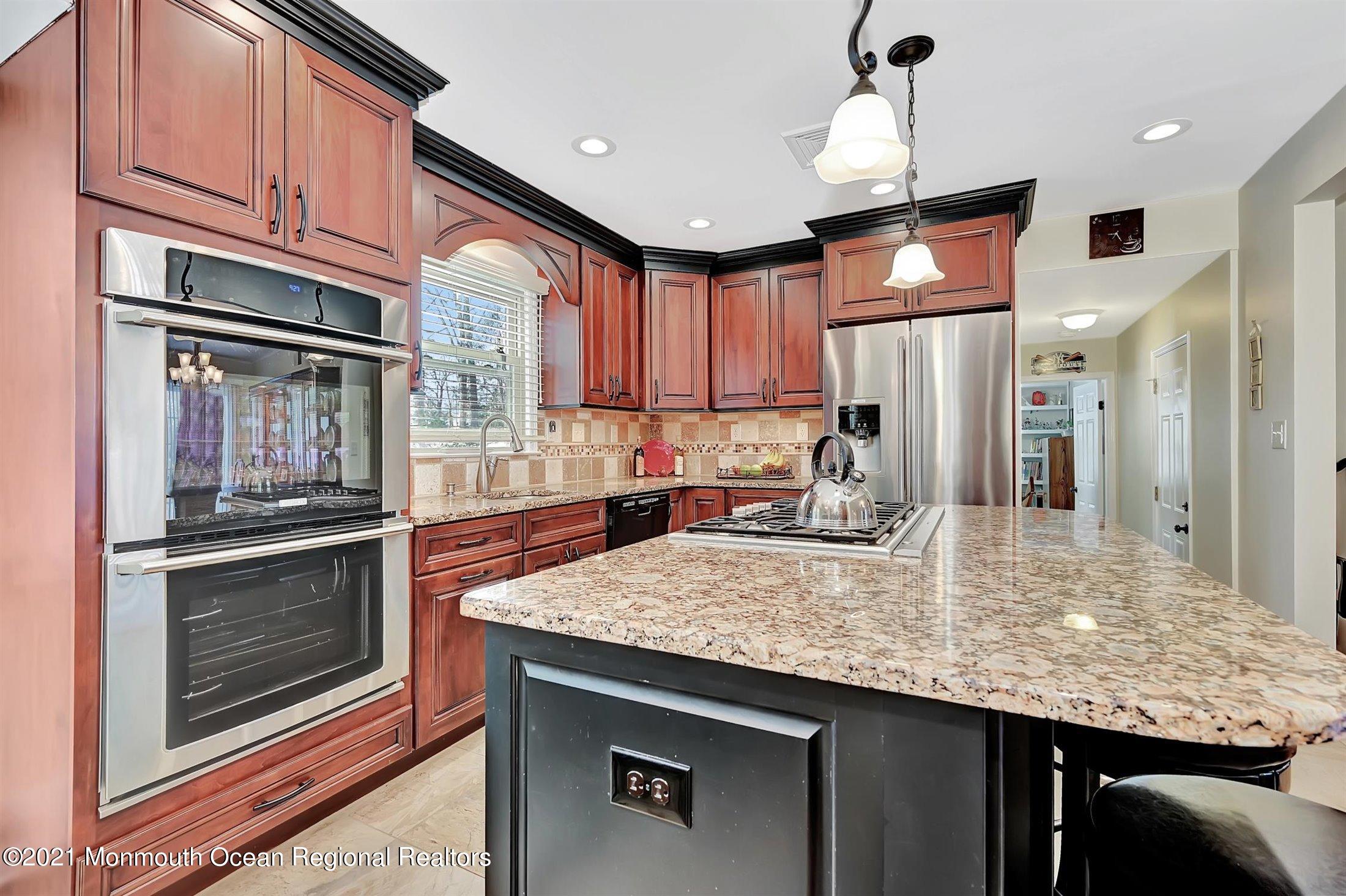 9 Grant Road Manalapan, NJ 07726 - Photo 10 of 33 10-Kitchen