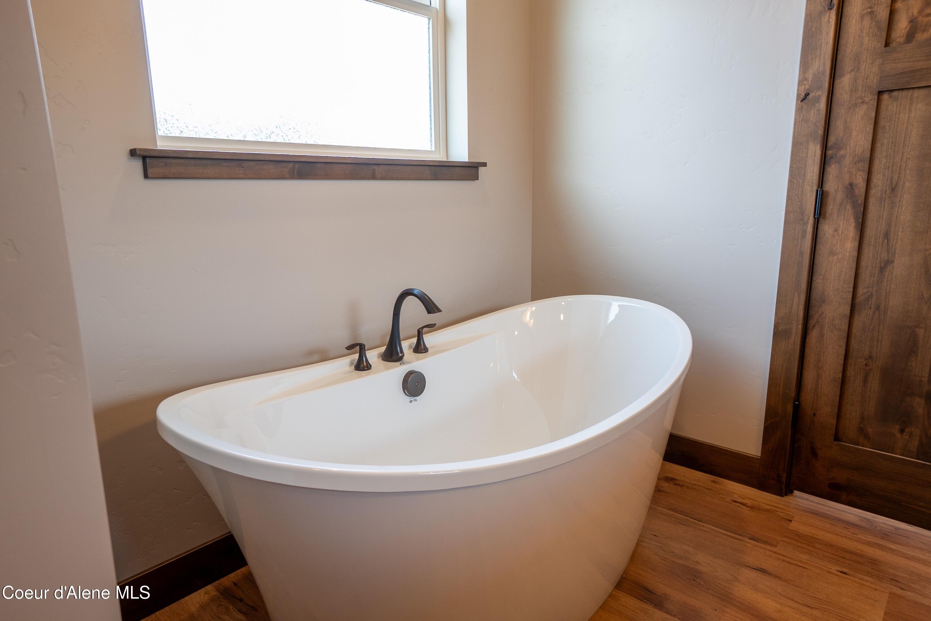 167 Airstrip Road Moyie Springs, ID 83845 - Photo 19 of 27 Soaker Tub