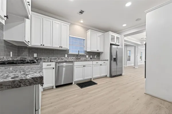 $3,900 | 1128 East 24th Street, Houston, TX 77009