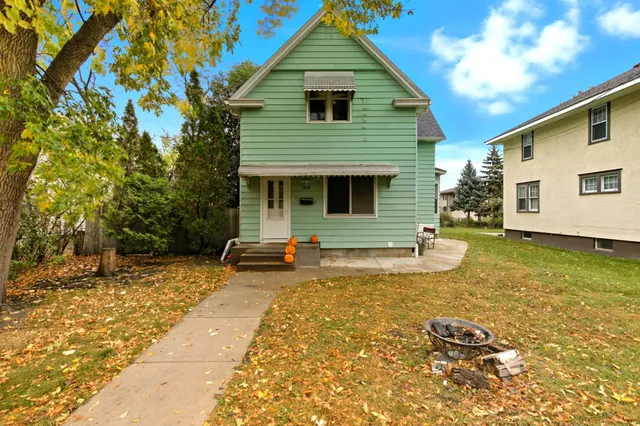 $299,900 | 1210 6th Avenue South, St. Cloud, MN 56301