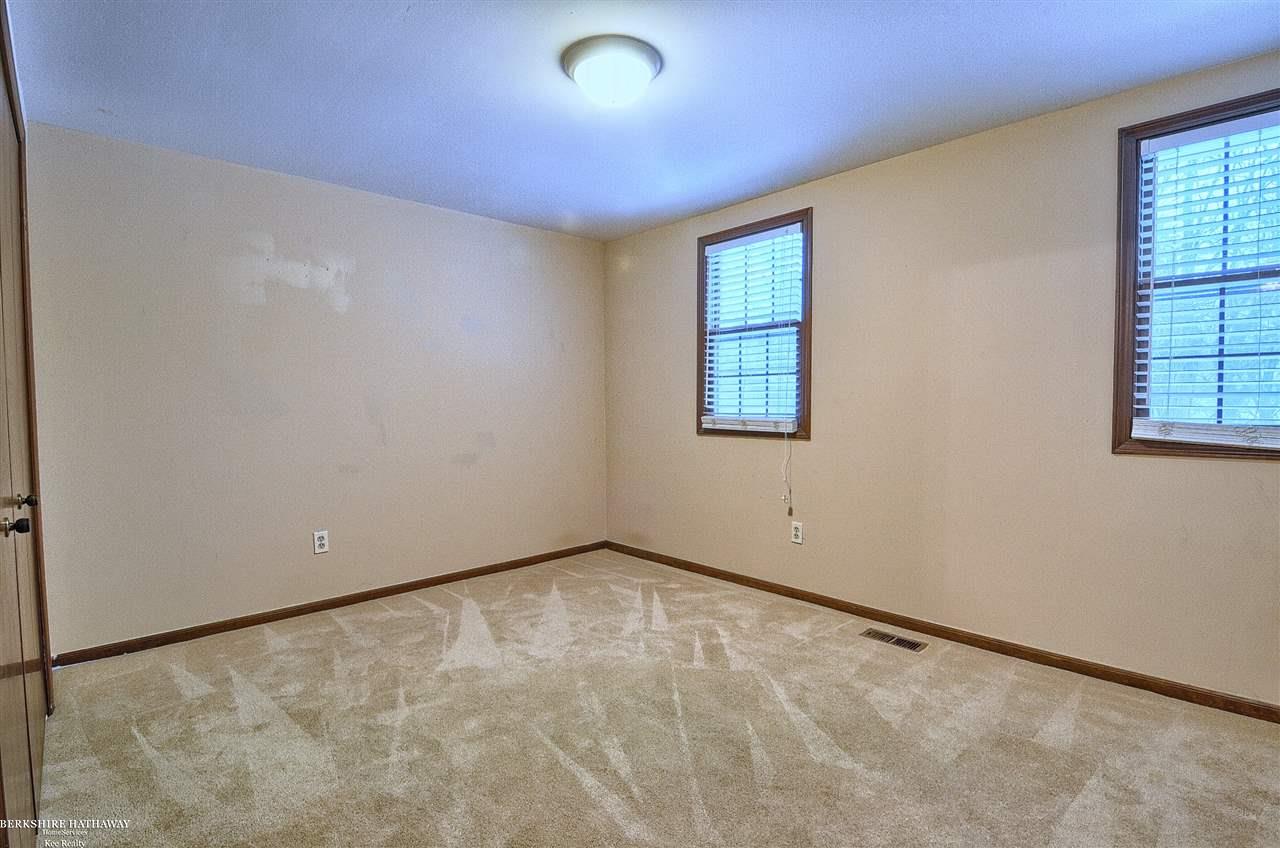 1935 Marcastle Court Rochester Hills, MI 48309 - Photo 9 of 33