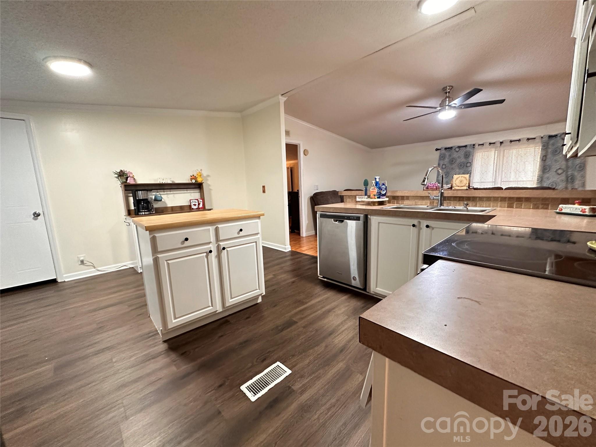 626 Lukes Loop, Unit 18 Marion, NC 28752 - Photo 15 of 32