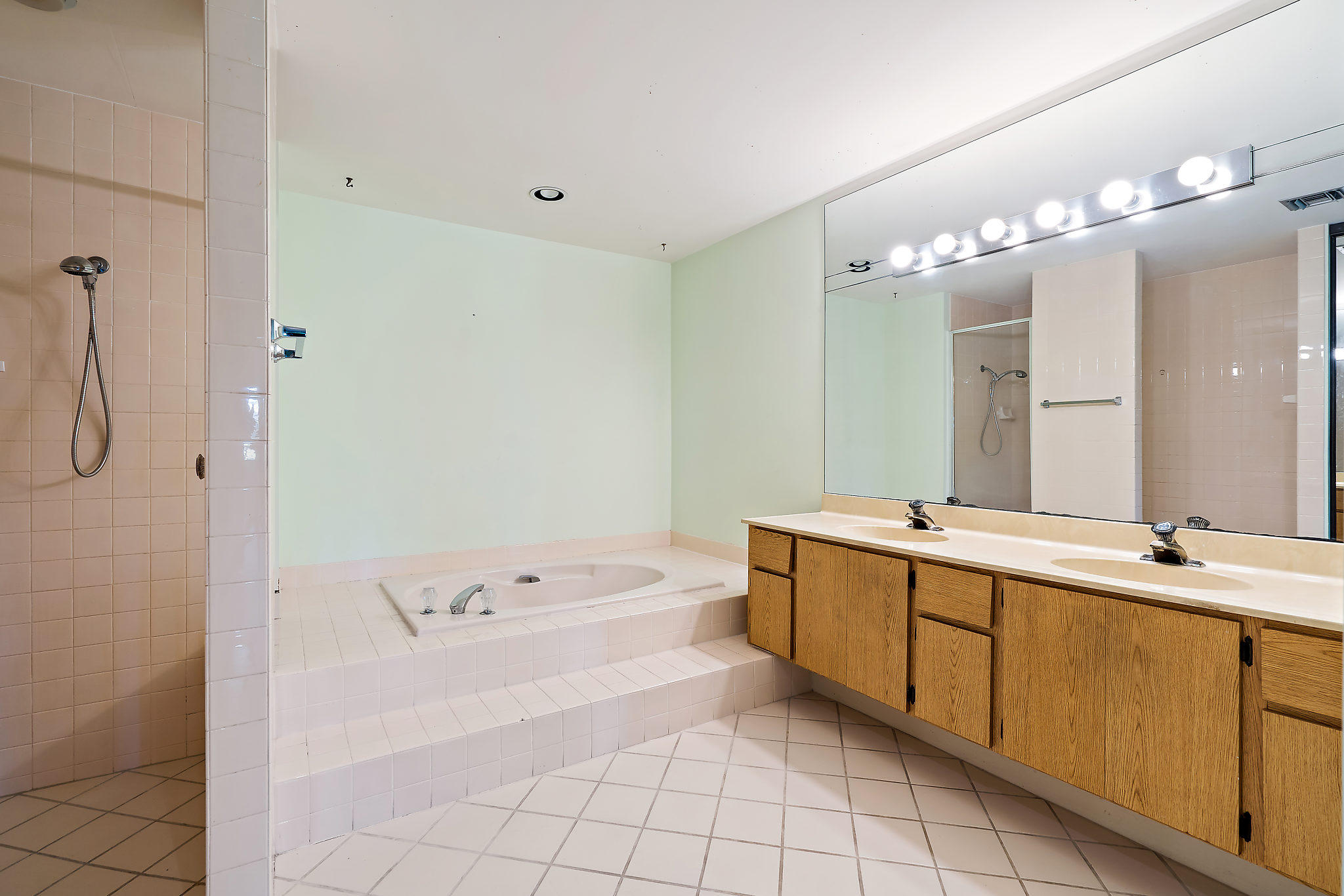 119 Ridge Road Jupiter, FL 33477 - Photo 6 of 33 Master Bath