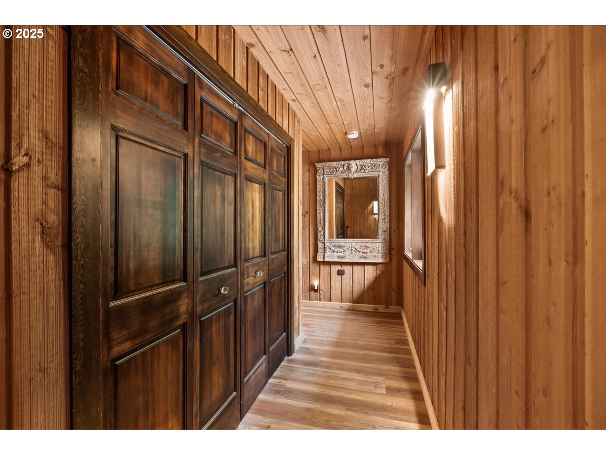 51720 Northwest Hayward Road Manning, OR 97125 - Photo 21 of 48 a view of gallery with windows