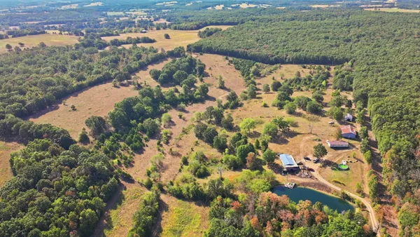 $780,000 | 3723 Weaver Road, Grovespring, MO 65662