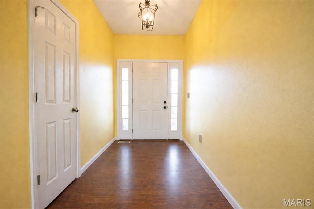 381 High Point Drive Edwardsville, IL 62025 - Photo 6 of 31