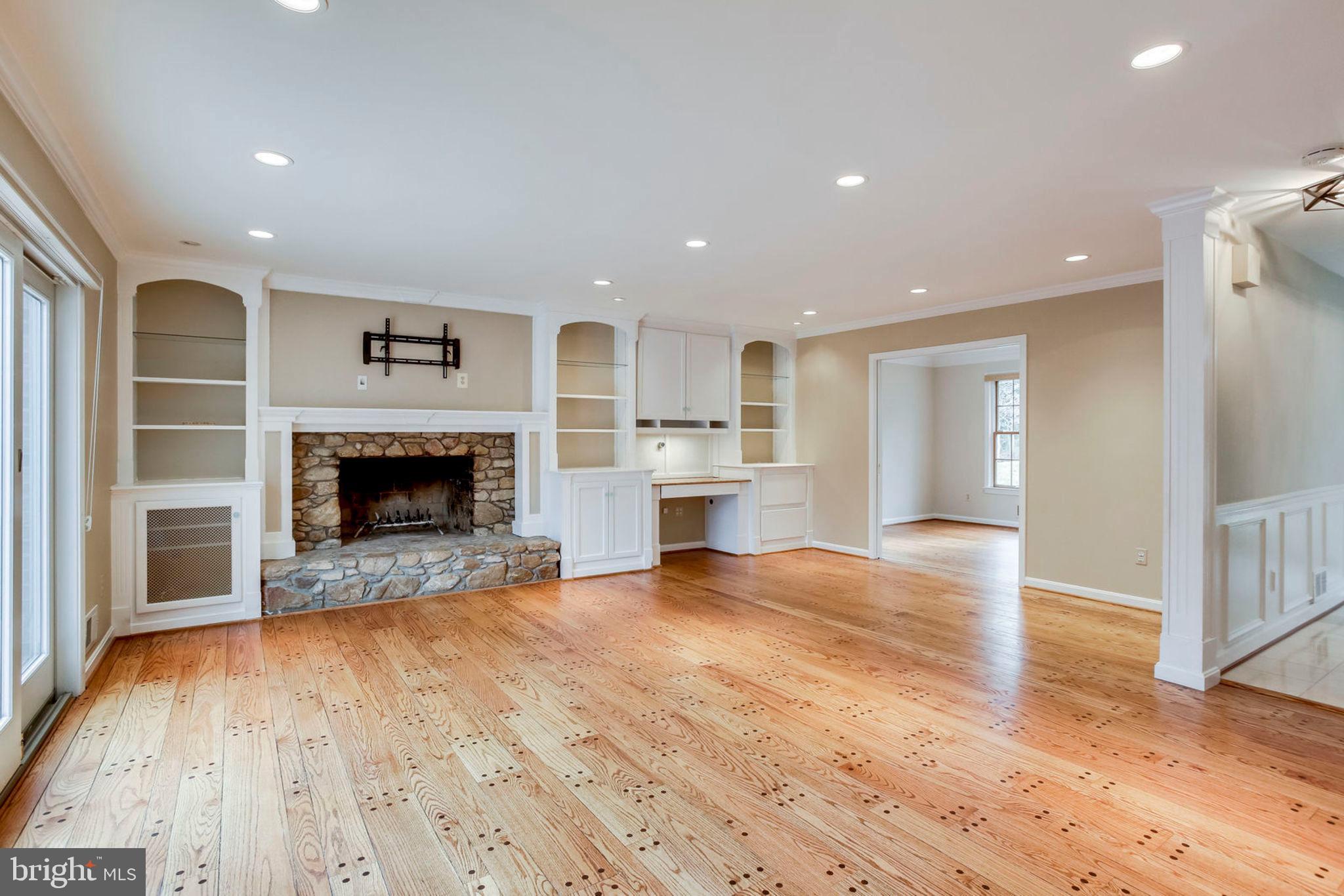 413 Seneca Road Great Falls, VA 22066 - Photo 12 of 45 Family Room