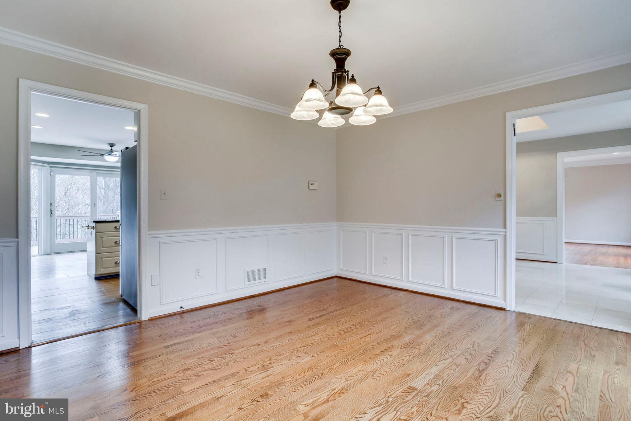 413 Seneca Road Great Falls, VA 22066 - Photo 4 of 45 Gallery Image 4