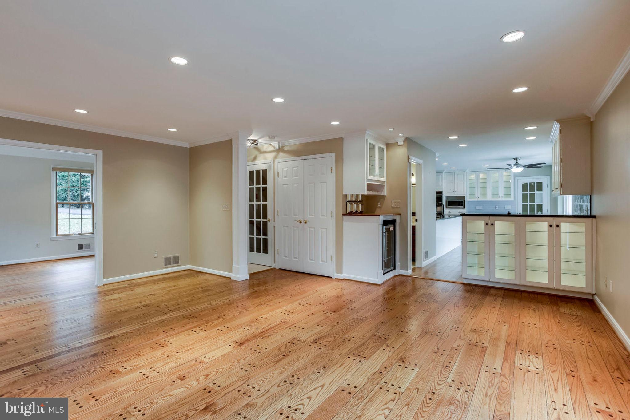 413 Seneca Road Great Falls, VA 22066 - Photo 10 of 45 Gallery Image 10