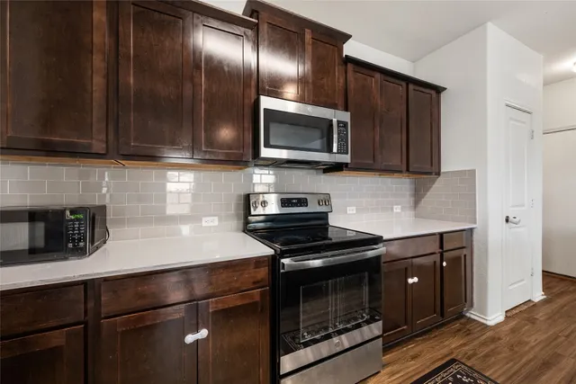 $365,000 | 132 Joe Kidd Lane, Unit 132, Jarrell, TX 76537