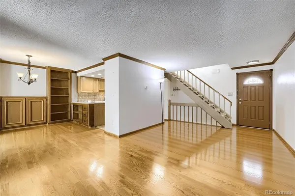 $299,999 | 3055 South Macon Circle, Aurora, CO 80014