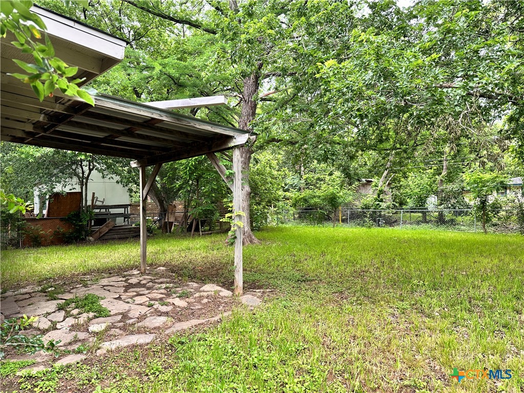 950 Field Street San Marcos, TX 78666 - Photo 2 of 13