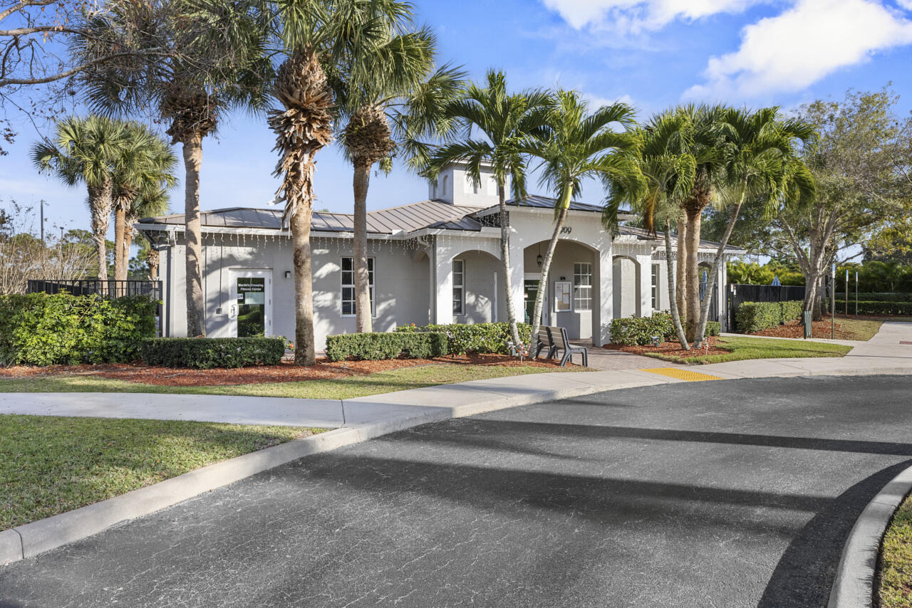 1171 Southeast Kirk Street Stuart, FL 34997 - Photo 43 of 45 IMG_7866