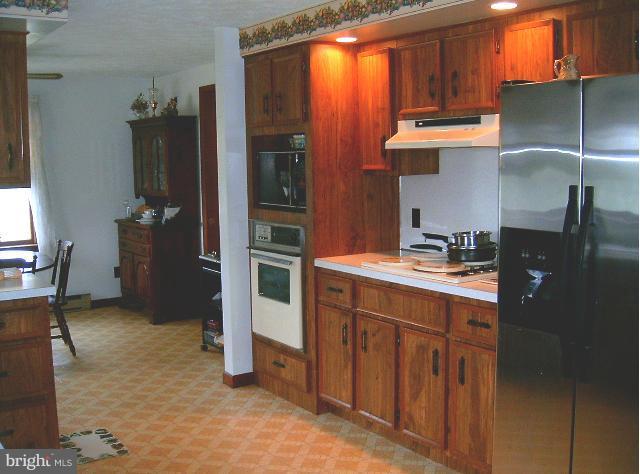 8 Granny Smith Road Linden, VA 22642 - Photo 1 of 7 Kitchen