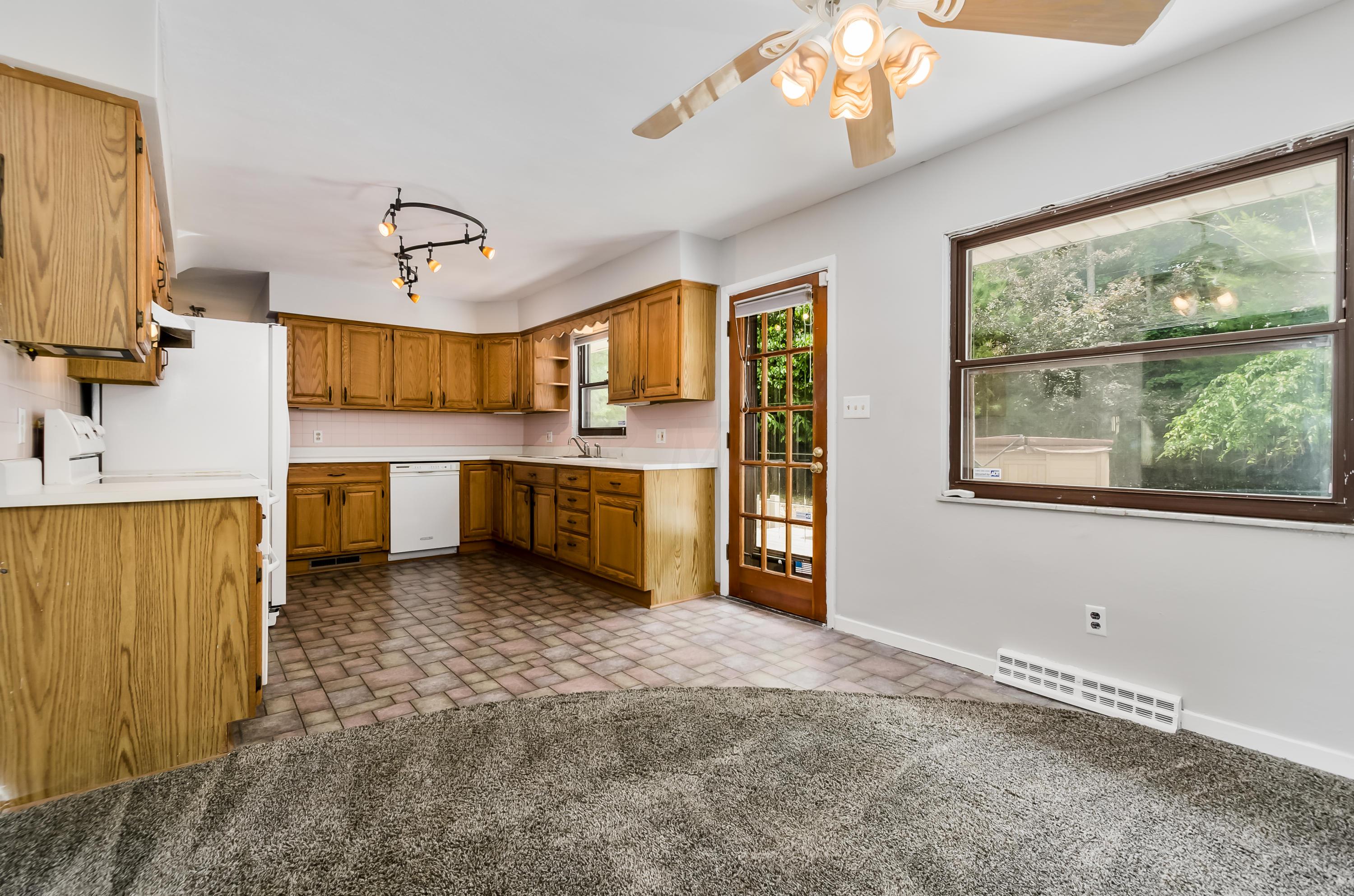 1392 Bryson Road Columbus, OH 43224 - Photo 9 of 46 Gallery Image 9