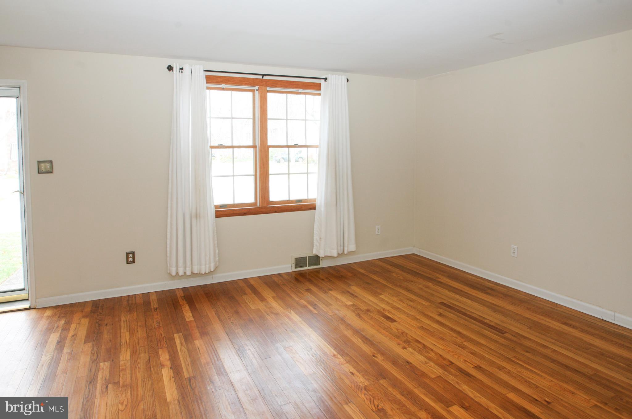 206 Sandra Road Wilmington, DE 19803 - Photo 3 of 18 Gallery Image 3