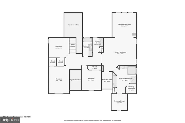 a view of an house with backyard porch and garden