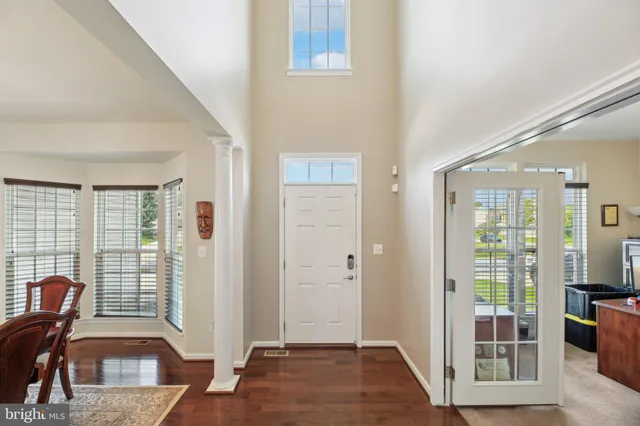 a view of a livingroom with furniture