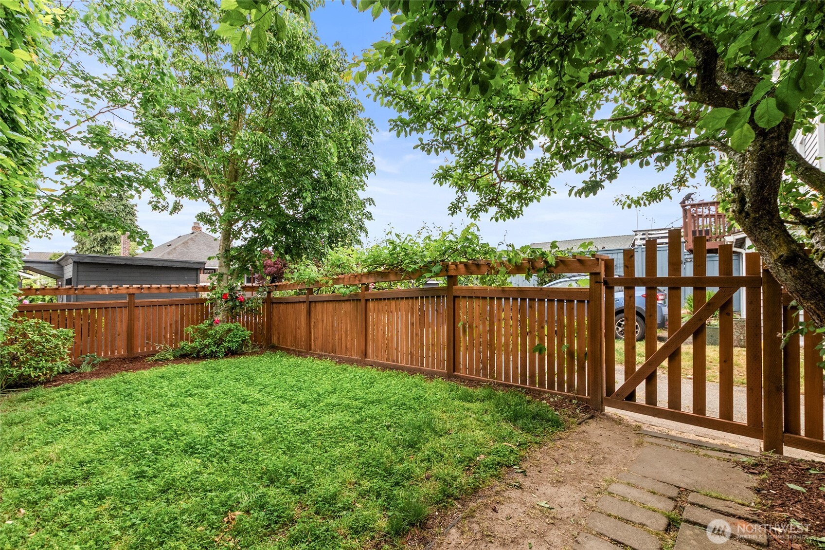 731 North 80th Street Seattle, WA 98103 - Photo 32 of 38