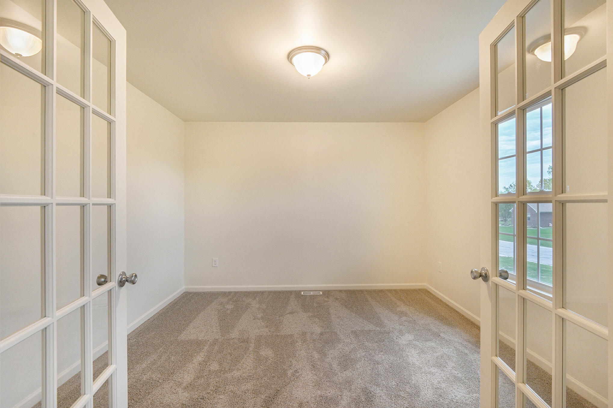 1194 Auburn Road Hastings, MI 49058 - Photo 17 of 27 TRG093-i2190-Den