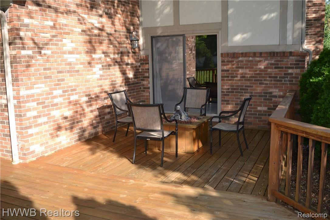 3483 Rocky Crest Court Rochester, MI 48306 - Photo 56 of 60 Firepit off Great Room