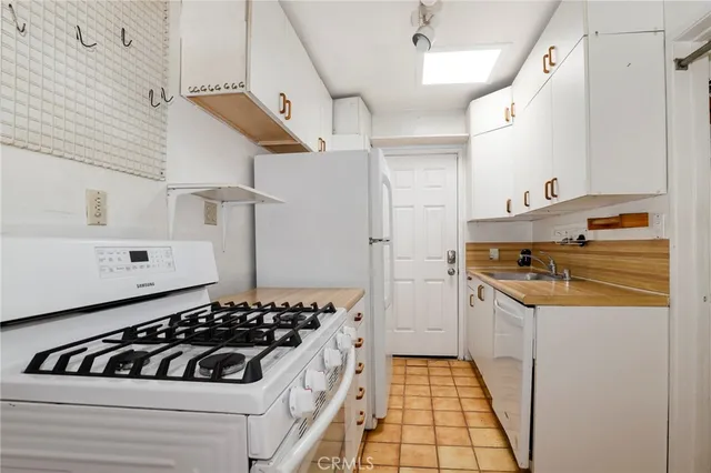 $1,200,000 | 703 Ozone Street, Santa Monica, CA 90405