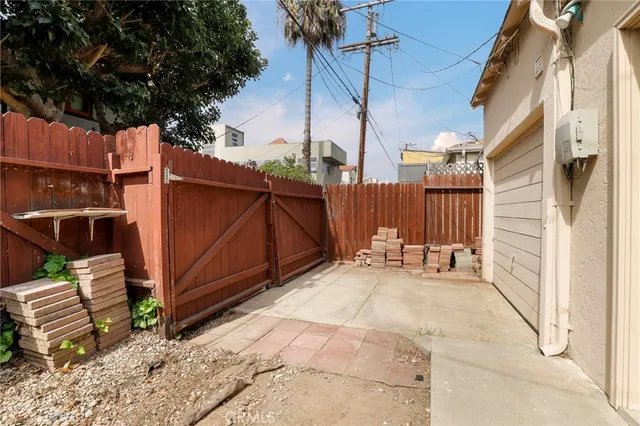 $1,200,000 | 703 Ozone Street, Santa Monica, CA 90405