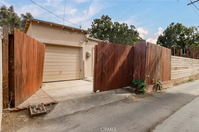 $1,200,000 | 703 Ozone Street, Santa Monica, CA 90405