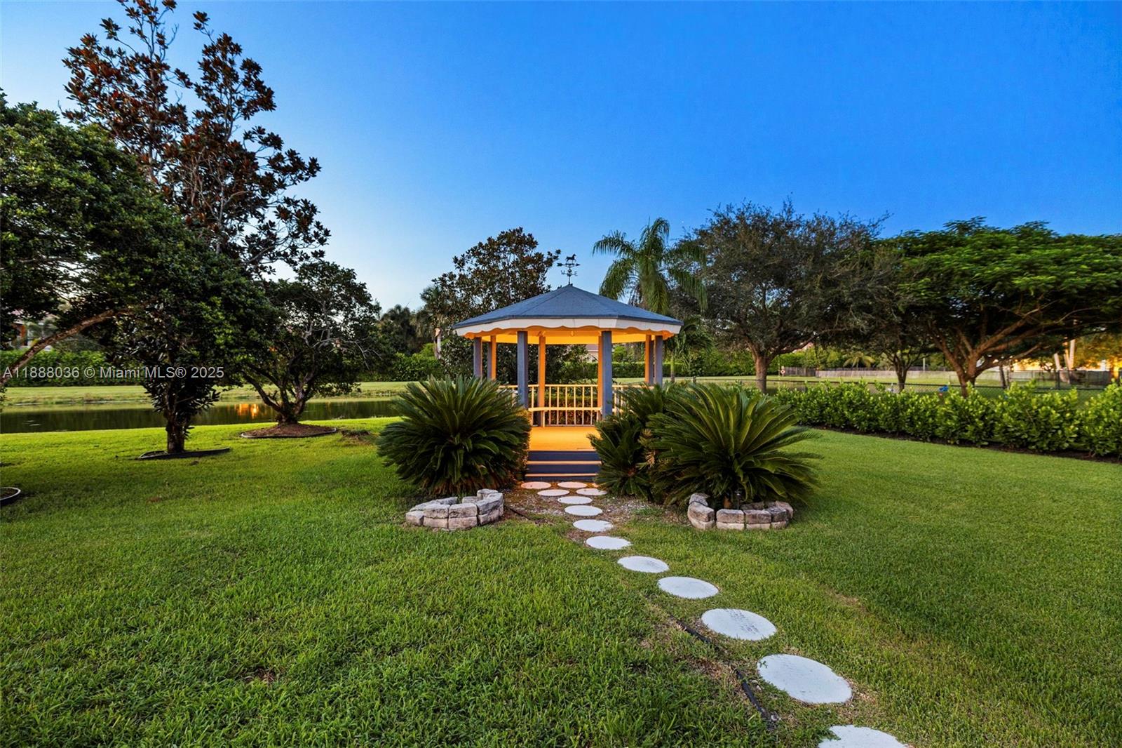 12555 Southwest 34th Place Davie, FL 33330 - Photo 13 of 73