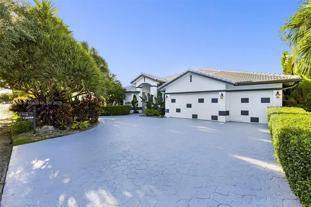 a view of outdoor space yard and patio
