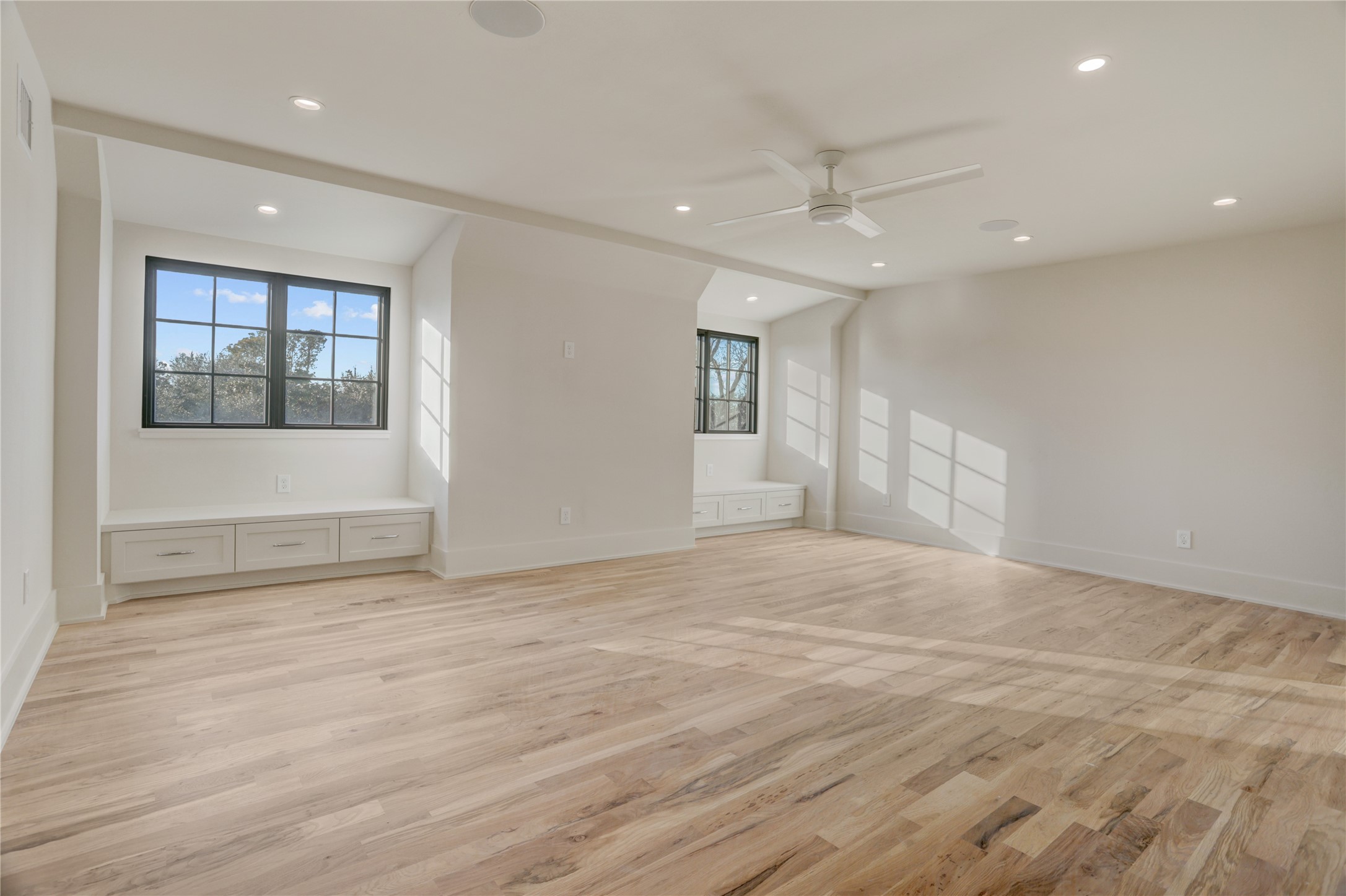 2250 Sunset Boulevard Houston, TX 77005 - Photo 34 of 40 Third floor massive living space. Elevator to all three floors.