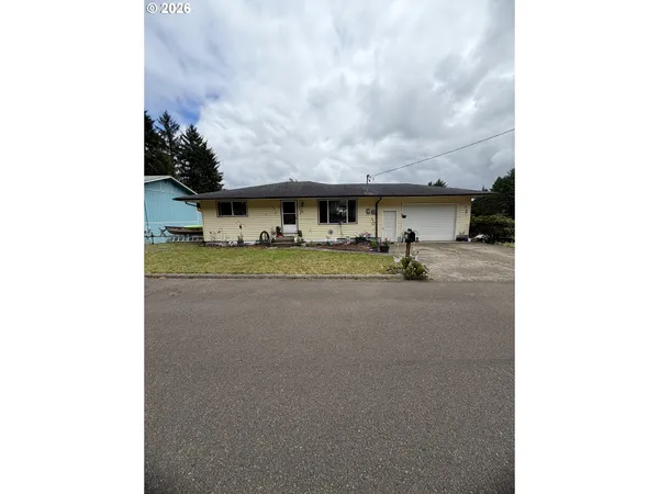$429,900 | 469 Westmont Drive, Reedsport, OR 97467