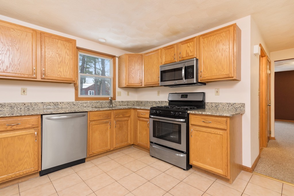 16 Burlington Road Billerica, MA 01821 - Photo 5 of 22